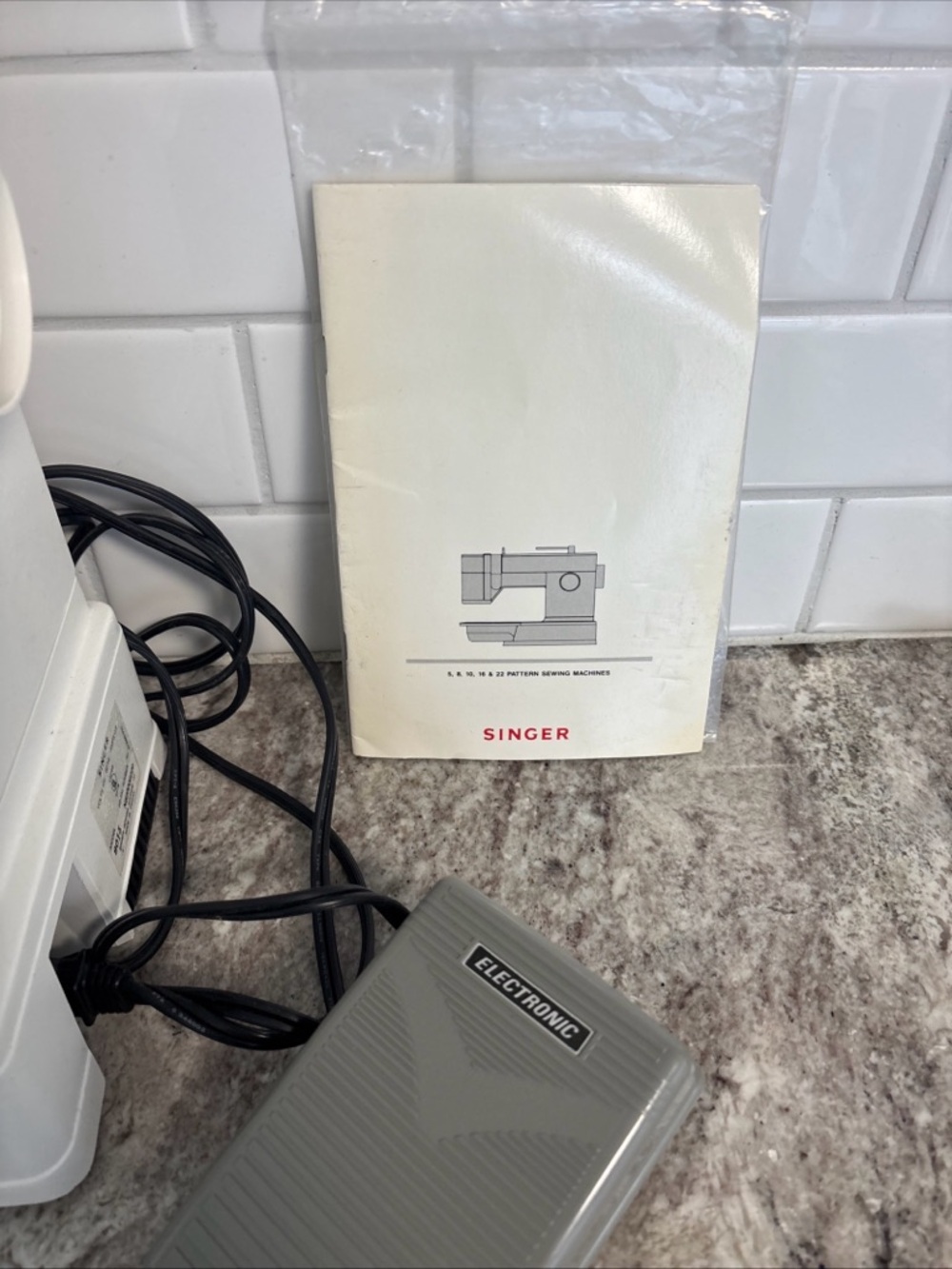 Singer White Multi-Stitch Sewing Machine - Compact Home Use - Picture 6 of 13